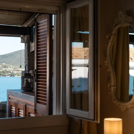 Casa Matilde Con Patio By Wonderful Italy オルビア